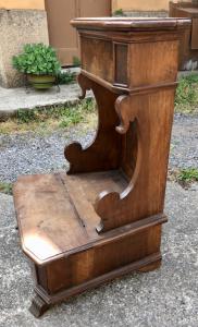 Inginocchiatoio in noce del 700